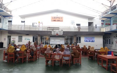 Workshop Pengimbasan Pembelajaran Mendalam (Deep Learning) Sukses Dilaksanakan di UPT SPF SMP Negeri 5 Makassar